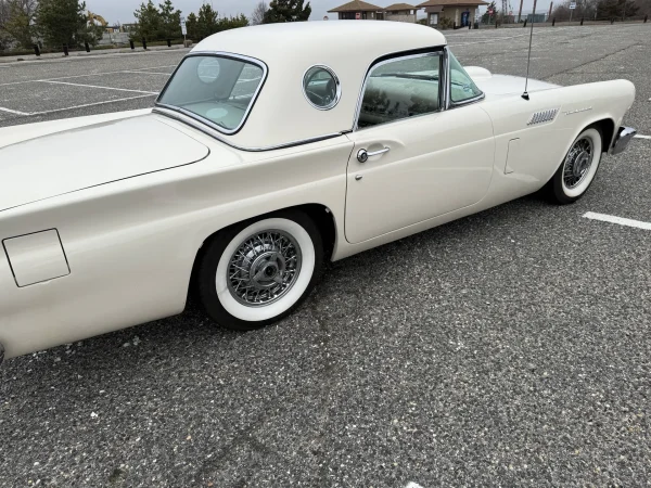 1957 Ford Thunderbird 2-door convertible - Image 3