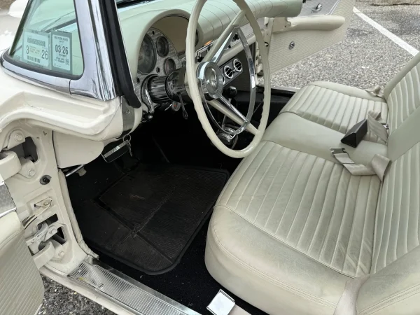 1957 Ford Thunderbird 2-door convertible - Image 11