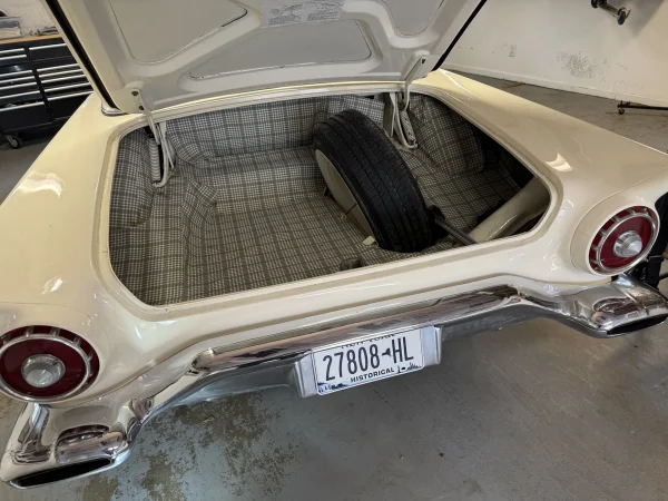 1957 Ford Thunderbird 2-door convertible - Image 22
