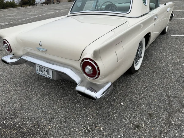 1957 Ford Thunderbird 2-door convertible - Image 5