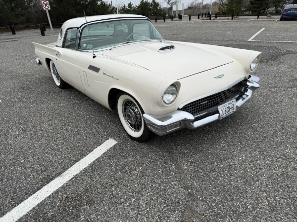 1957 Ford Thunderbird 2-door convertible - Image 6