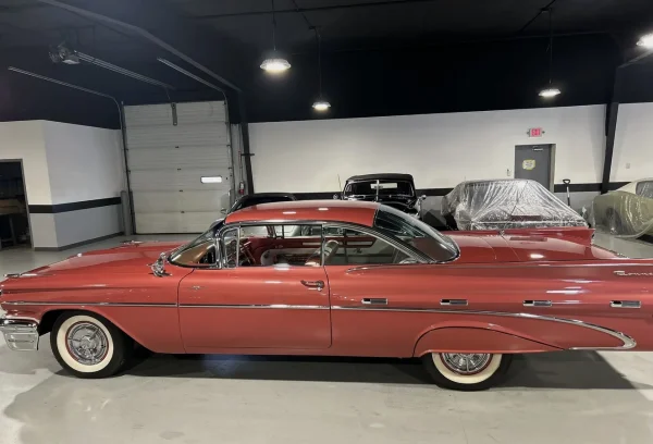 1959 Pontiac Bonneville - Image 12