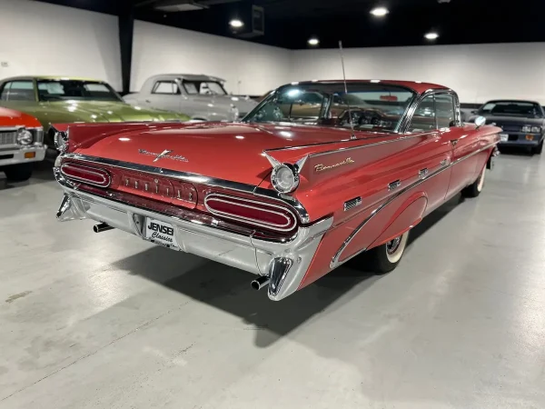 1959 Pontiac Bonneville - Image 21