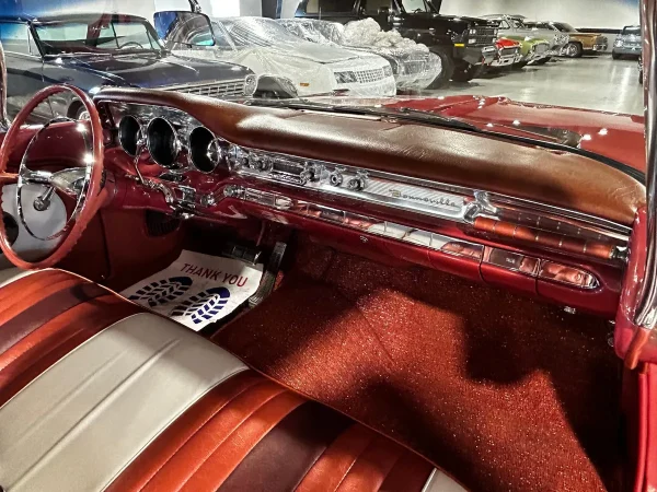 1959 Pontiac Bonneville - Image 24