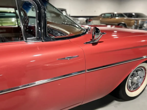 1959 Pontiac Bonneville - Image 25
