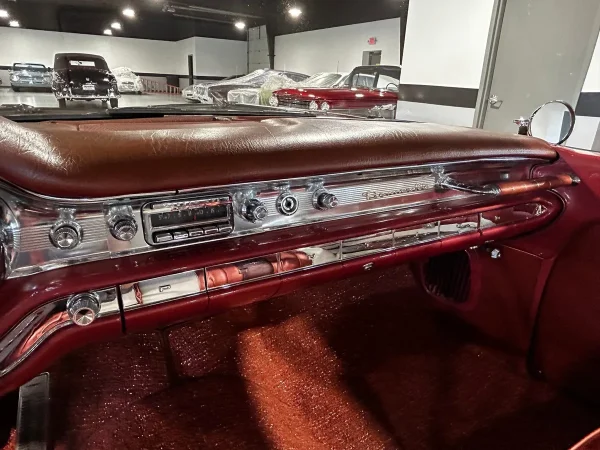 1959 Pontiac Bonneville - Image 10
