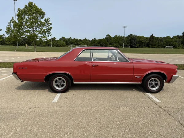 1964 Pontiac GTO Hardtop Coupe - restored award winner - Image 3