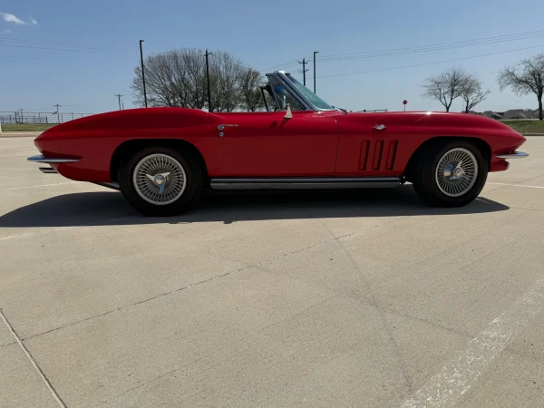 1965 Chevrolet Corvette Sting Ray Convertible With the L76 327/365 V8 - Image 10