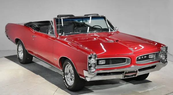 1966 Pontiac GTO Convertible with 389 ci. V8 and Tri-Power setup