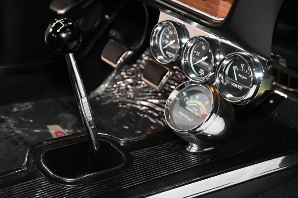 1966 Pontiac GTO Convertible with 389 ci. V8 and Tri-Power setup - Image 22