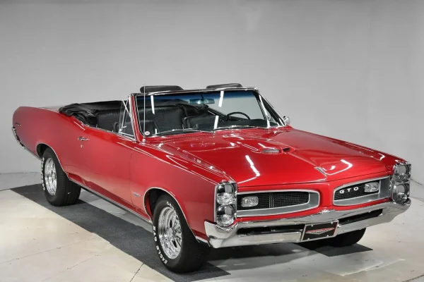 1966 Pontiac GTO Convertible with 389 ci. V8 and Tri-Power setup - Image 25