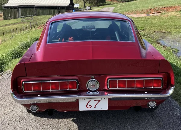 1967 Ford Mustang Fastback Restomod * rotisserie, bead blasted, modified and professional refinished with less than 2K on rebuilt 390 FE V8 - Image 12