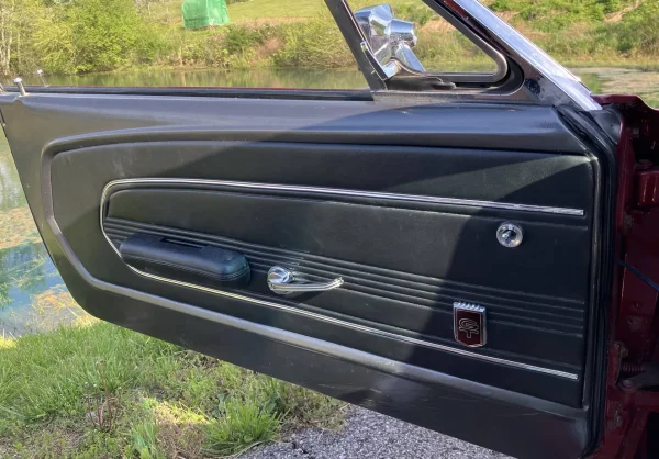 1967 Ford Mustang Fastback Restomod * rotisserie, bead blasted, modified and professional refinished with less than 2K on rebuilt 390 FE V8 - Image 14