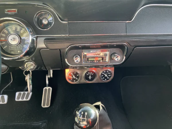 1967 Ford Mustang Fastback Restomod * rotisserie, bead blasted, modified and professional refinished with less than 2K on rebuilt 390 FE V8 - Image 17