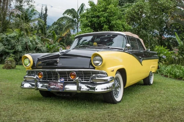 Restored 1956 Ford Fairlane Sunliner Convertible - Image 12